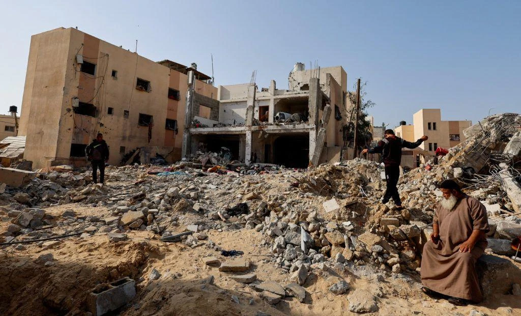 Israeli airstrikes kill 34 in Gaza Strip