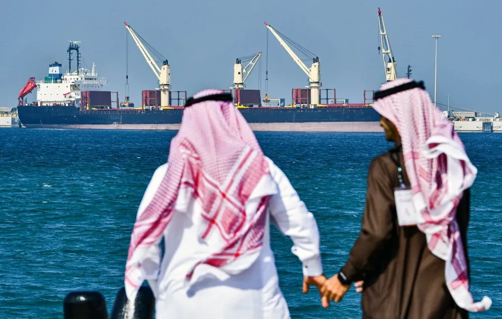 Gulf states urge US to stop potential Israeli retaliation strikes on Iran's oil sites