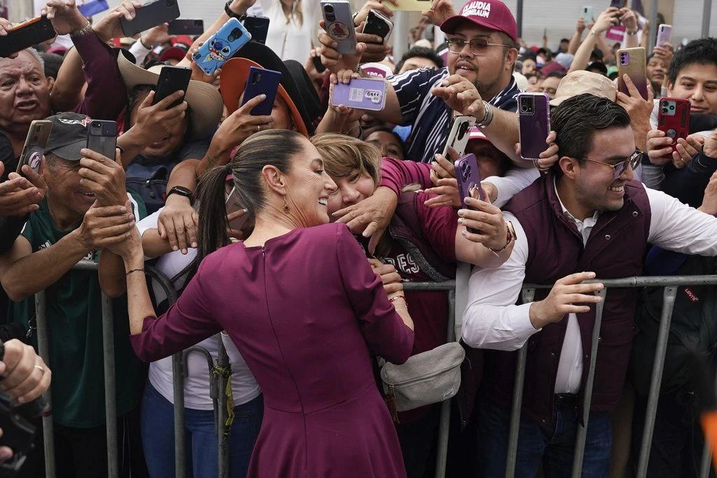 Mexico nears historic presidential election with female candidates leading the race