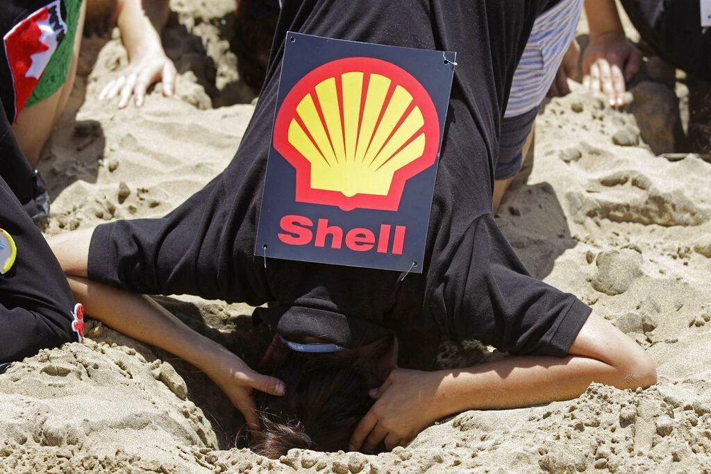 Shell faces environmental groups in Dutch appeals court over climate action