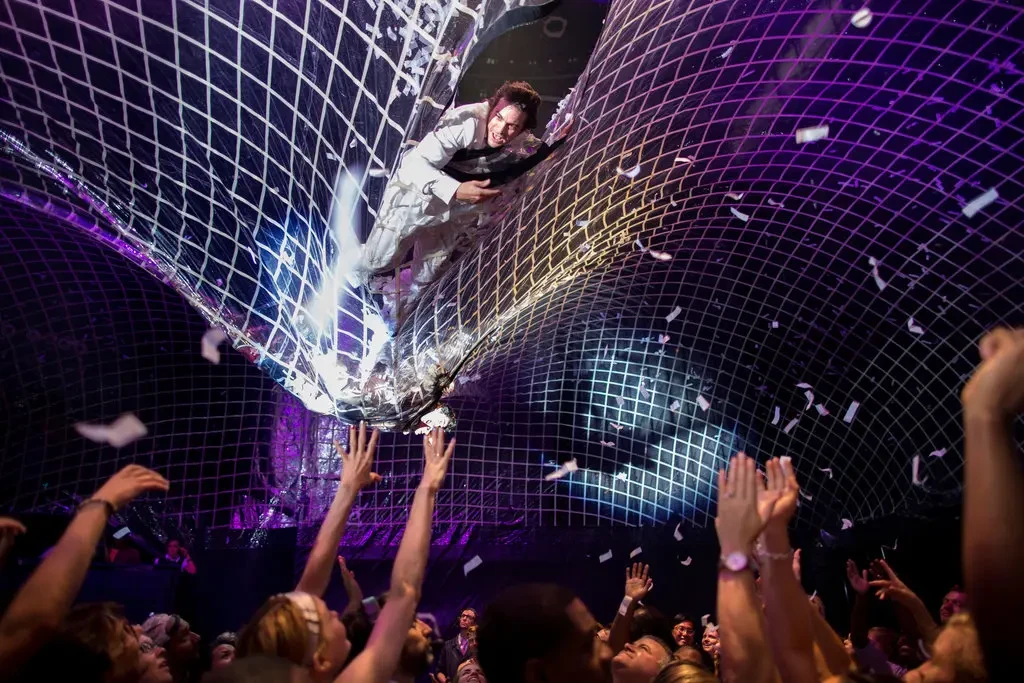 Fuerza Bruta Wayra transforms Istanbul's Volkswagen Arena with stunning 360-degree performance