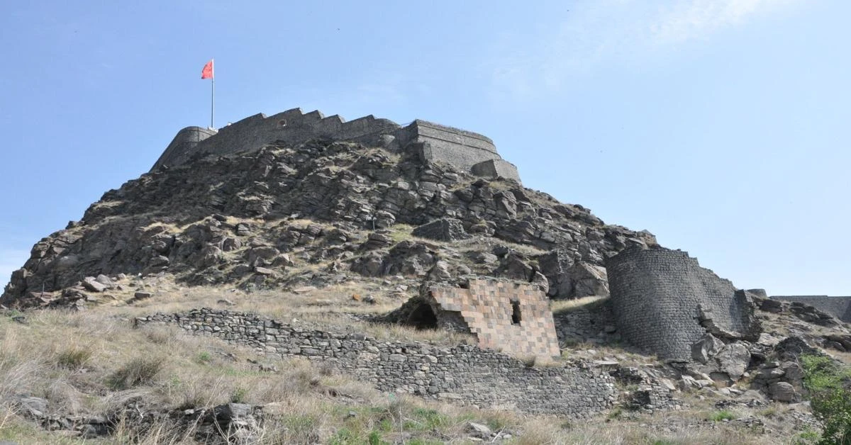 150-year-old Georgian Church in Turkish city of Kars looted