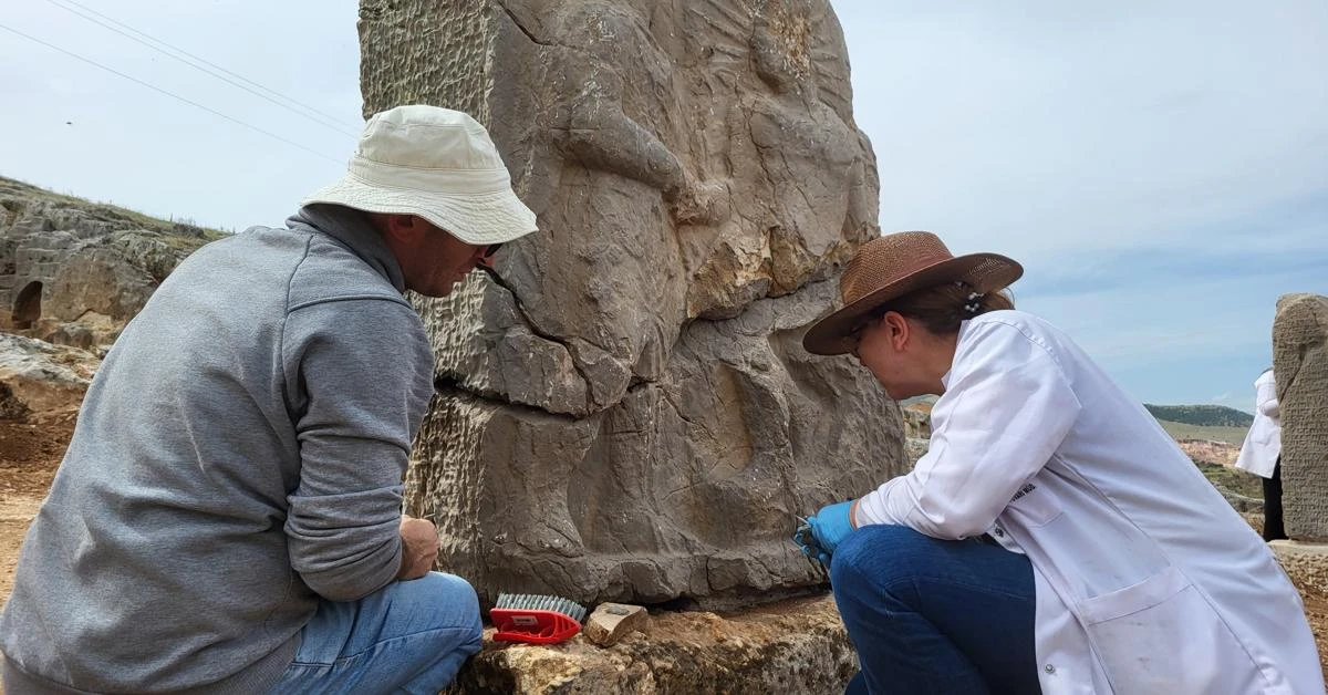 2,100-year-old Roman steles to go on exhibit in ancient city of Perre