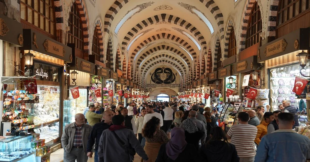 'All festive vibes': Historic Eminonu preferred for Eid shopping in Istanbul