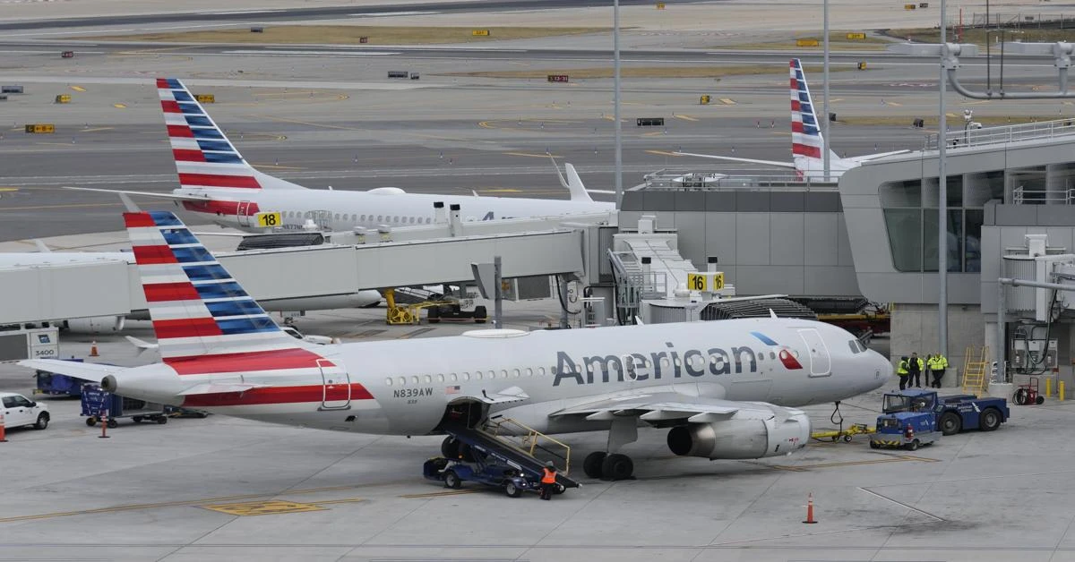 American Airlines raises baggage fees, alters mileage program