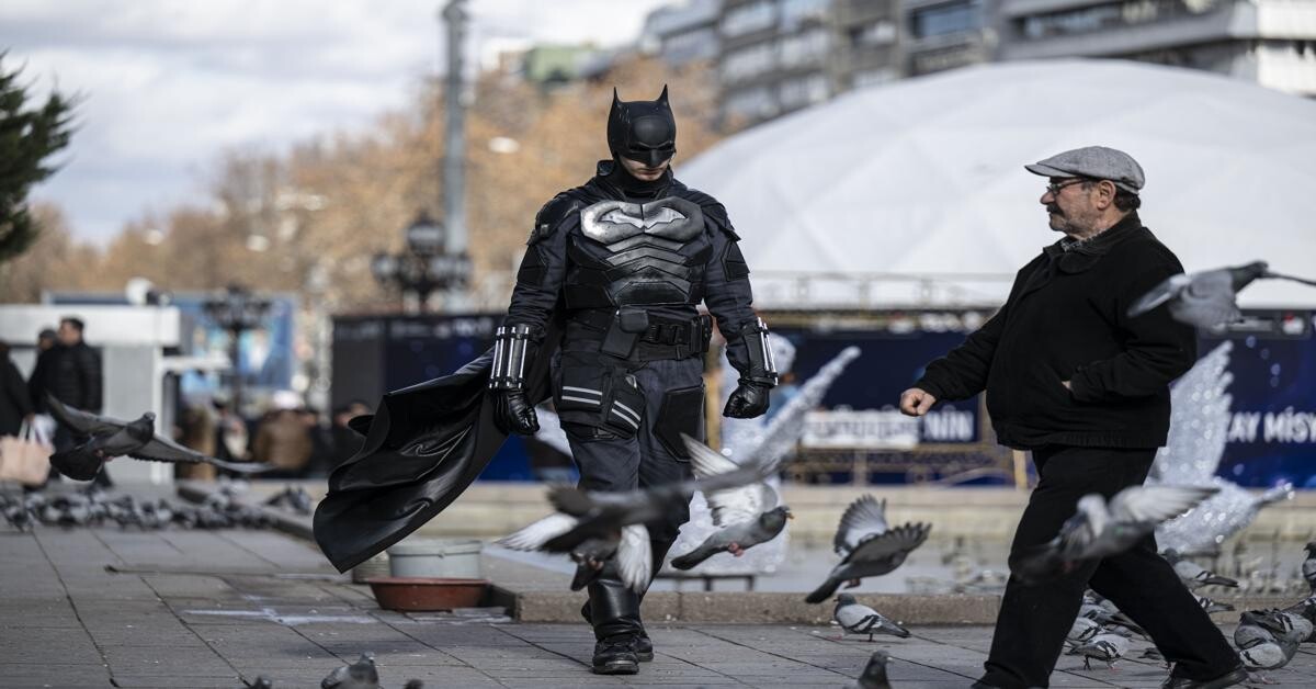 'Ankara's Dark Knight': Student donning Batman costume captivates locals on streets