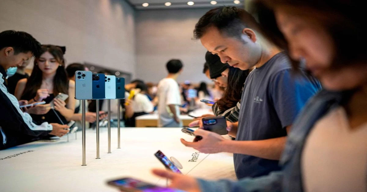 Apple iPhone sales in China drop 24%