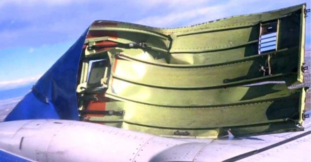 Boeing faces scrutiny after engine cover detaches, forcing emergency landing