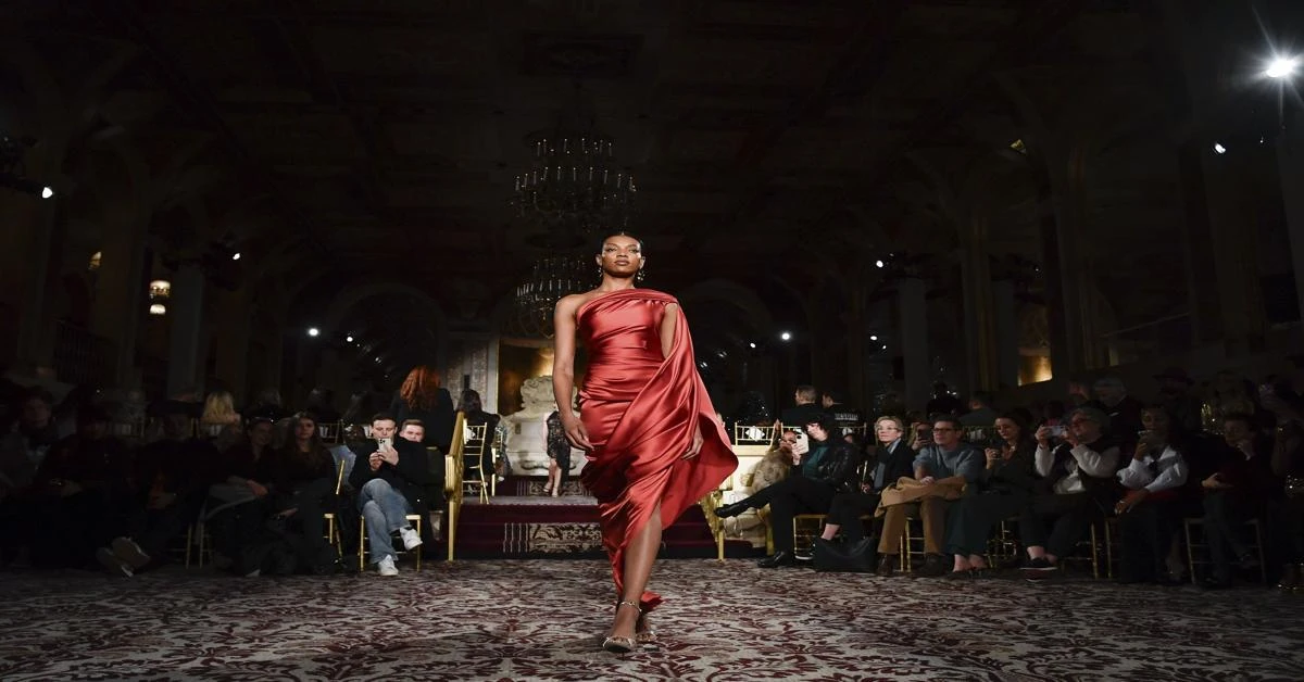 Christian Siriano evokes 'Dune' at premiere of New York Fashion Week