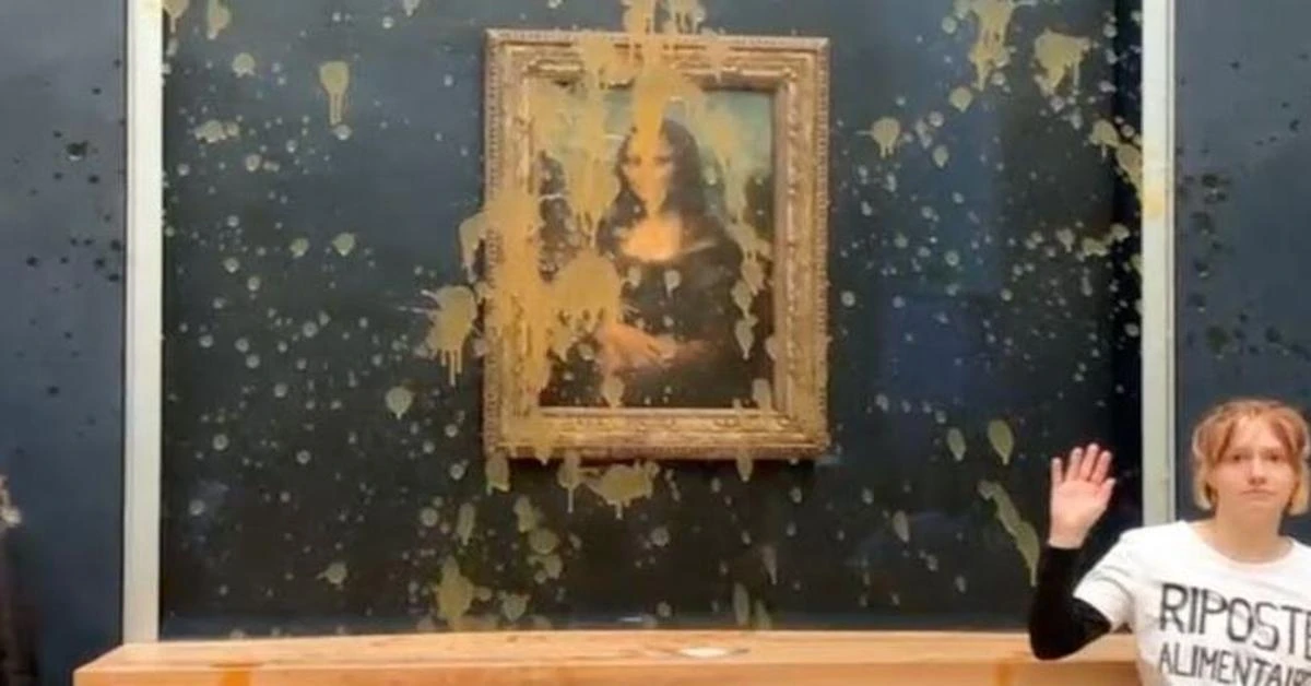 Climate change activists throw soup at Mona Lisa