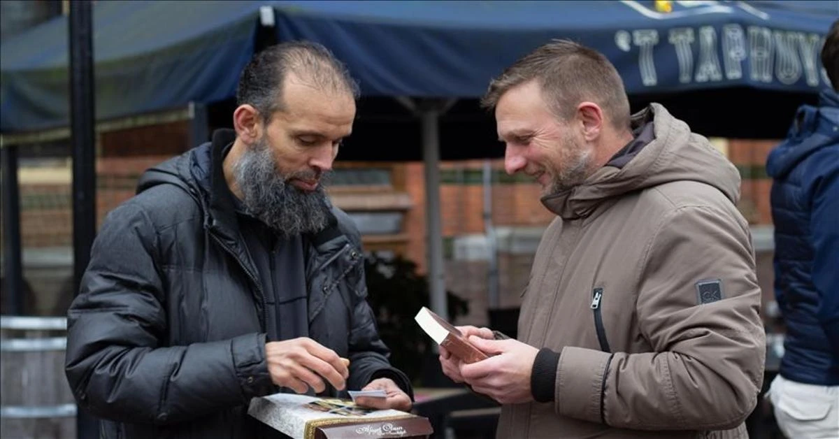 Dutch cities receive Quran distribution on King's Day for outreach initiative