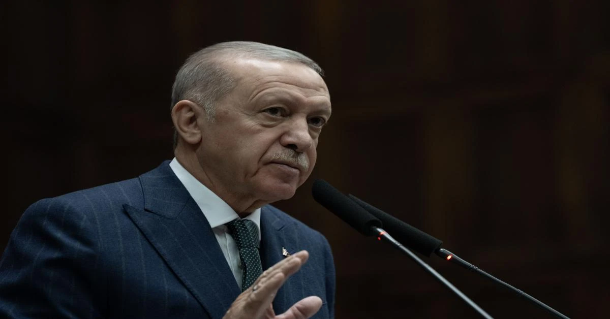 Erdogan urges focus on main issues at AK Party meeting