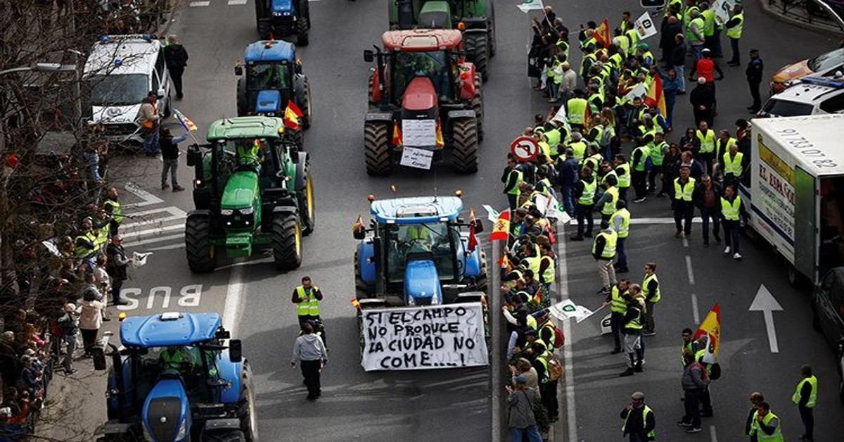 Farmers' tractor protests march into Madrid, disrupting city center