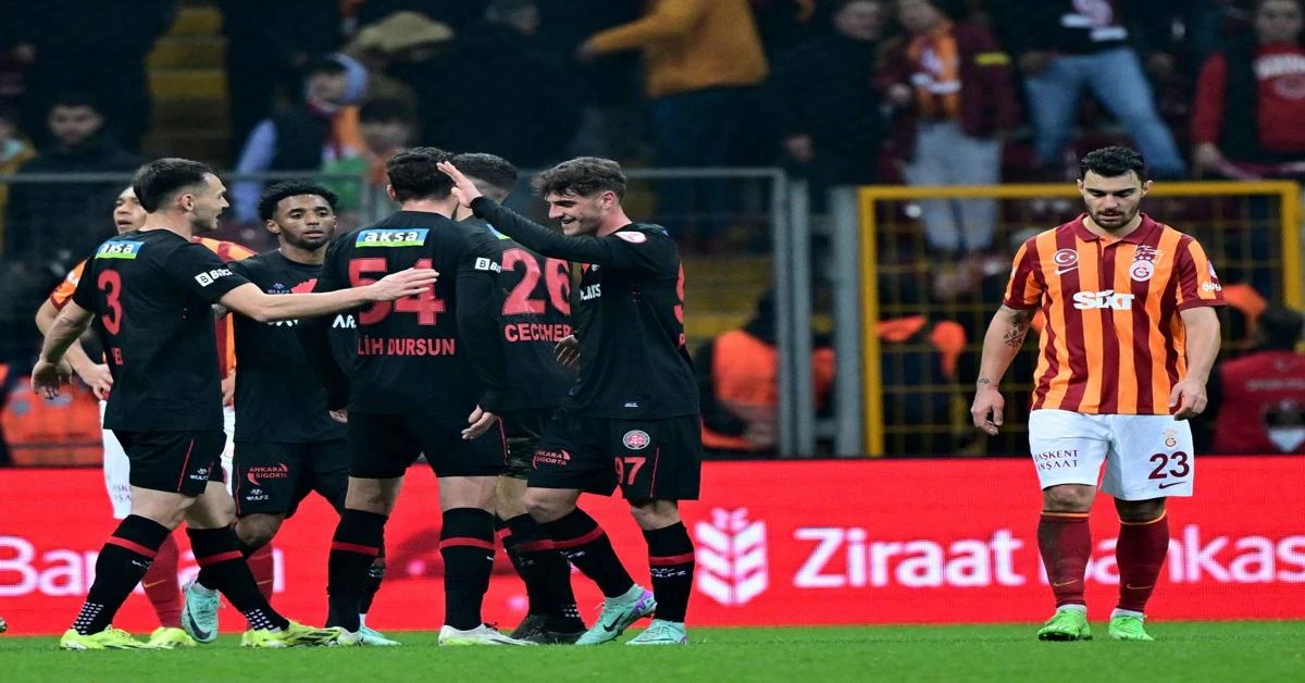 Fatih Karagumruk defeats Galatasaray 2-0