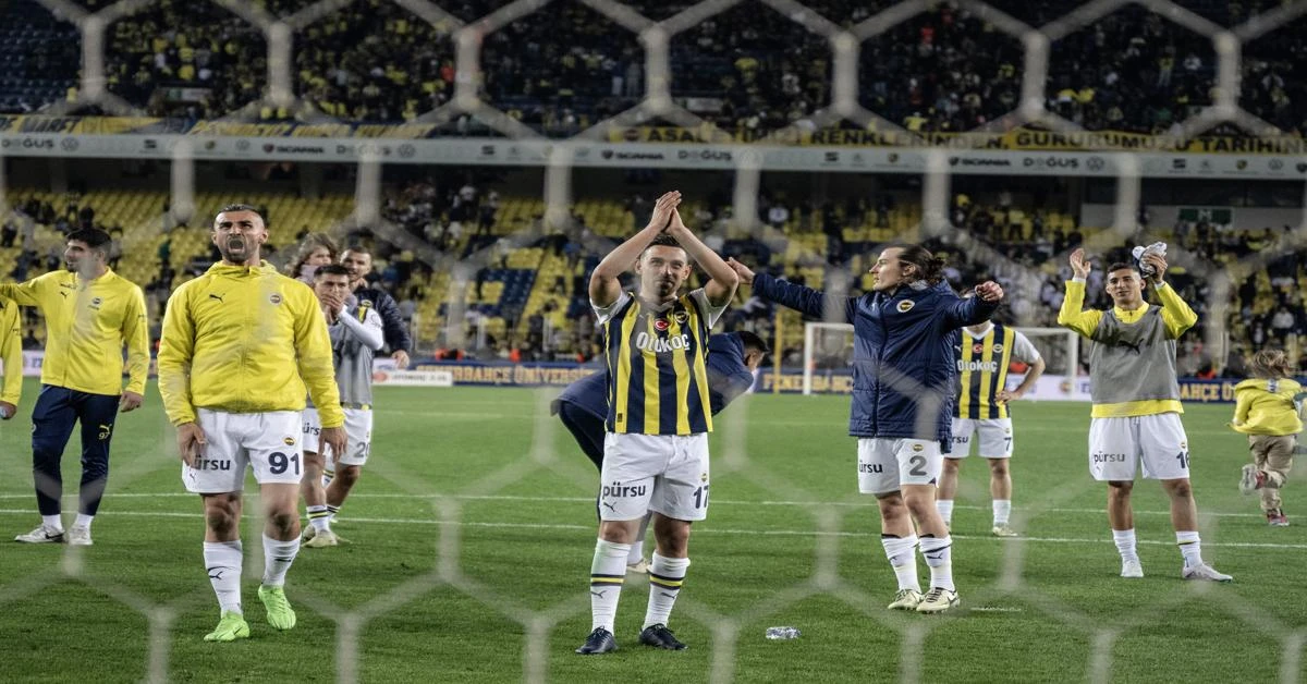 Fenerbahce beat Besiktas 2-1 in Istanbul derby