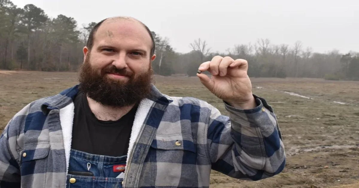 French tourist finds 7.46-carat diamond in US park