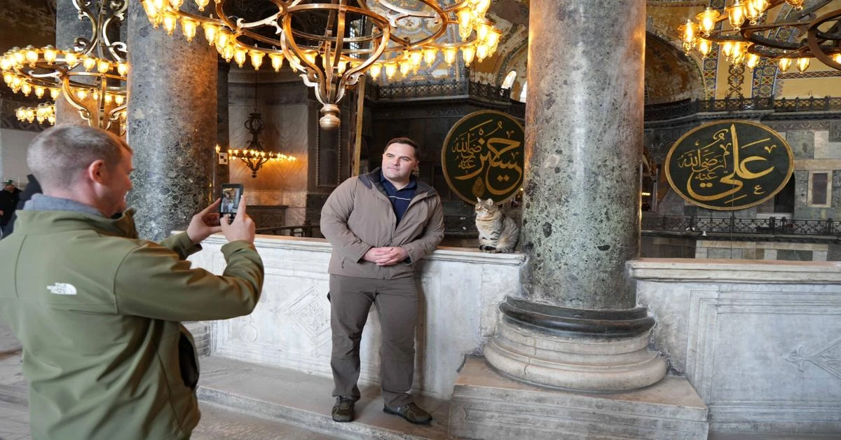 Hagia Sophia finds new 'Gli' in first cat to enter visitor's floor