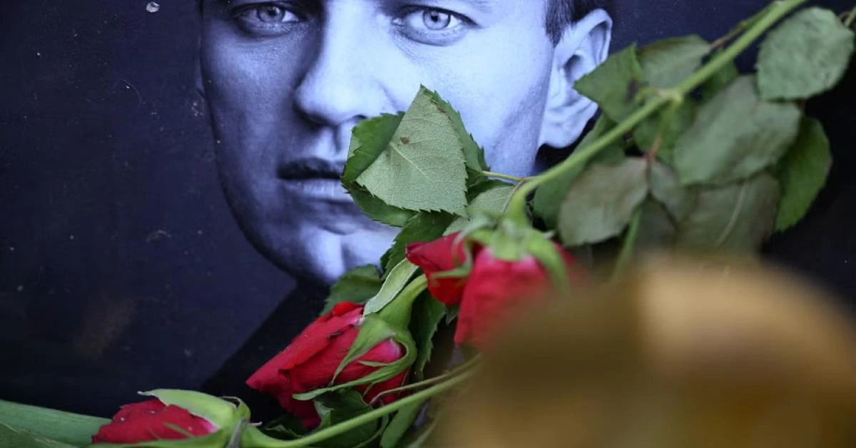 Hearse drivers refuse to take Navalny's body for Moscow funeral