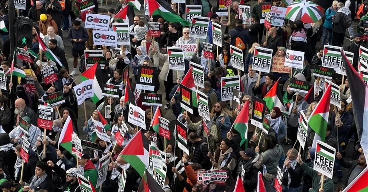 Hundreds of Londoners march for cease-fire in Gaza