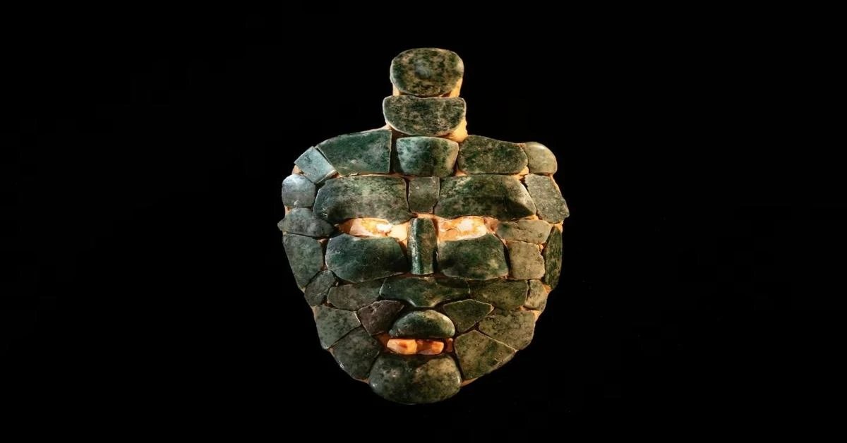 Jade mask found in tomb of Mayan king in Guatemala