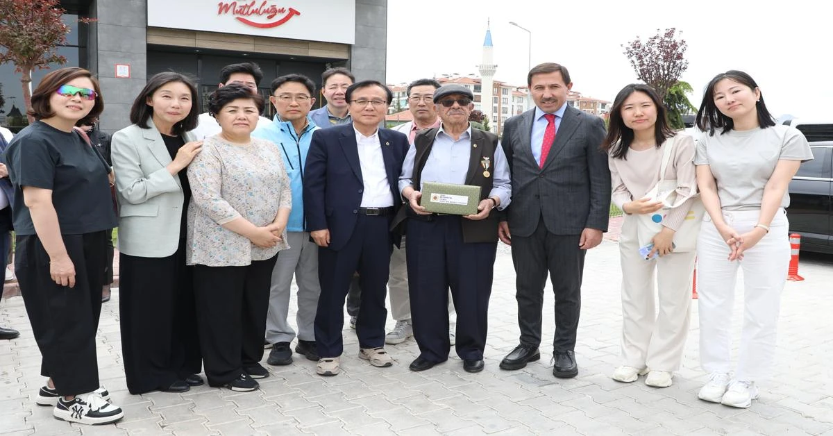 Korean delegation honors war veteran Ihsan Damdam in Konya