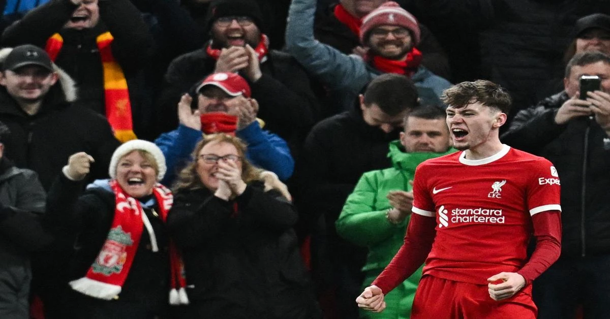 Liverpool beat Chelsea to strengthen Premier League lead