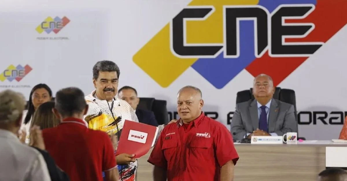 Maduro announces bid for Venezuela's presidency