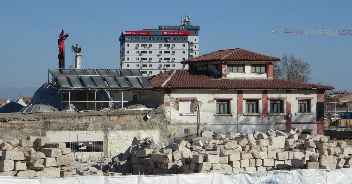 Malatya's 150-year-old public bath under restoration post-earthquake