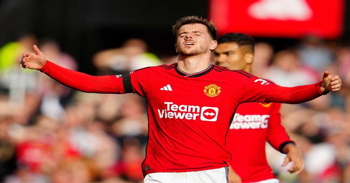 Manchester United's Mason Mount returns after Injury