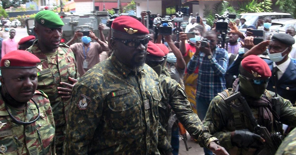 Military dissolves interim government in Guinea