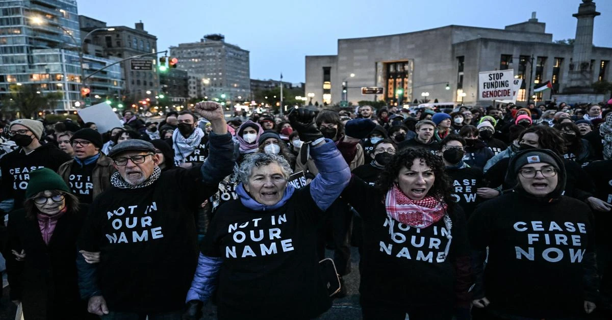 NYPD arrests 300 anti-war Jewish protesters in New York