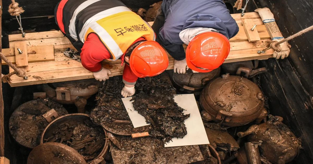 Over 2,000 years old Chu state tomb excavated in Huainan, China