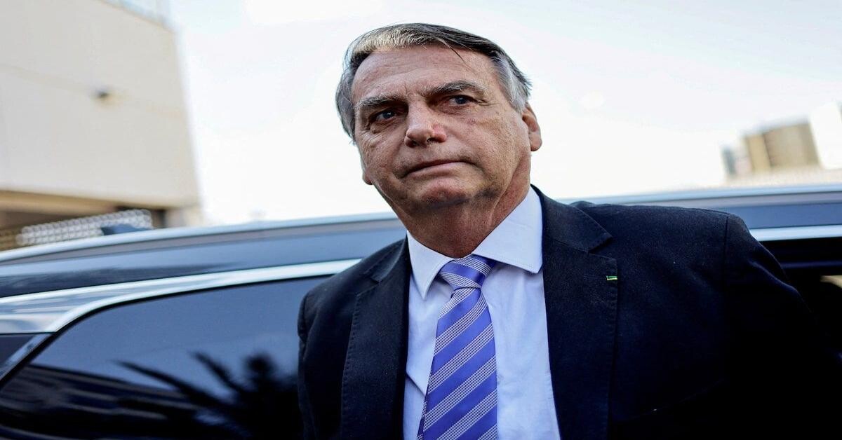 Police confiscate former Brasilian President Bolsonaro's passport
