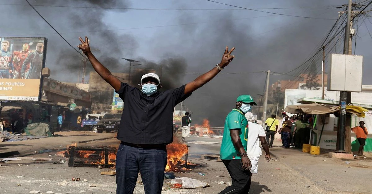 Protesters attacks after Senegal election postponed