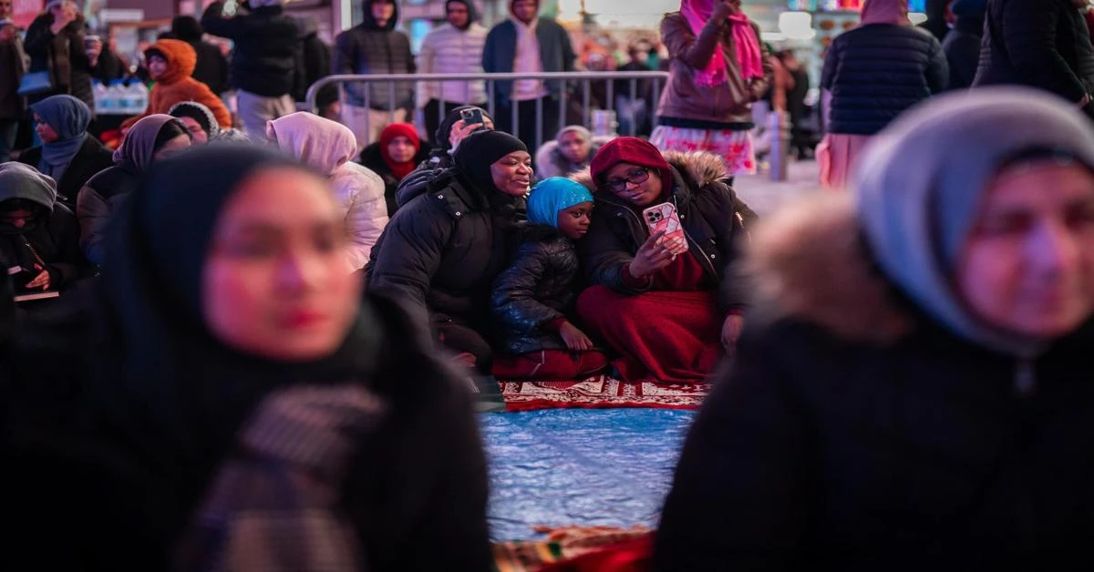 Ramadan begins with prayer in Times Square, solidarity for Gaza