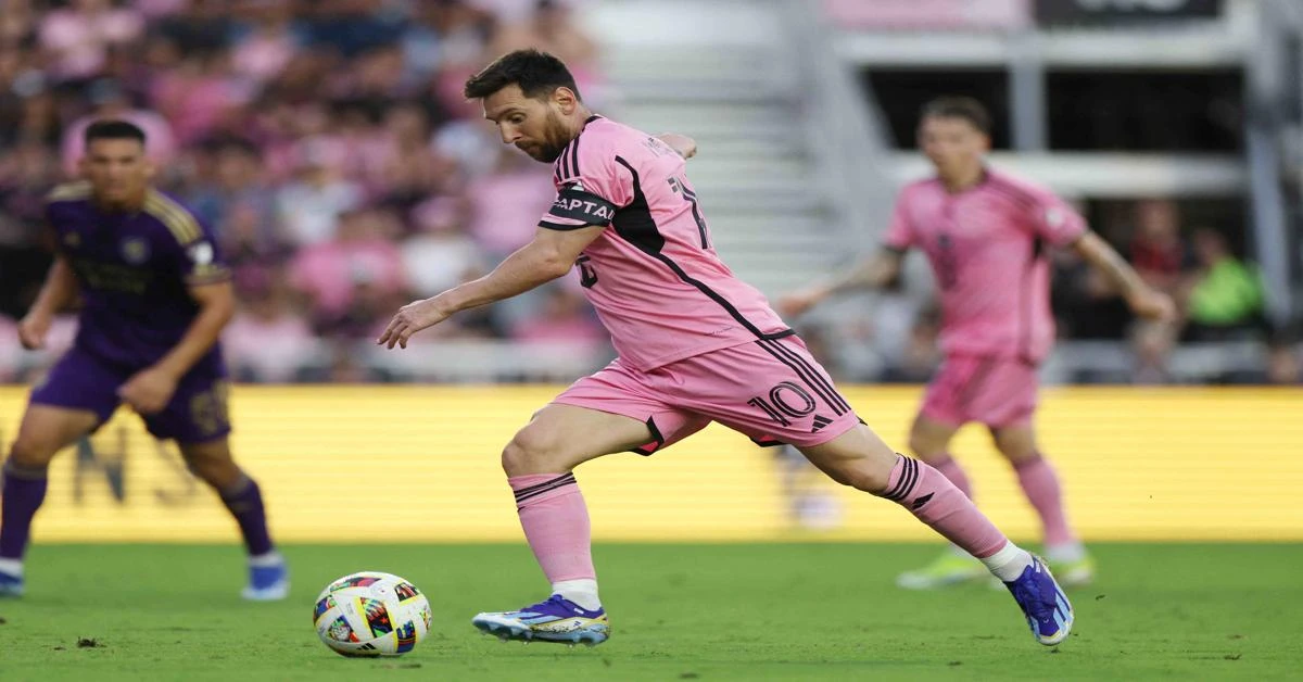 Refunds offered after Messi no-show in Hong Kong match