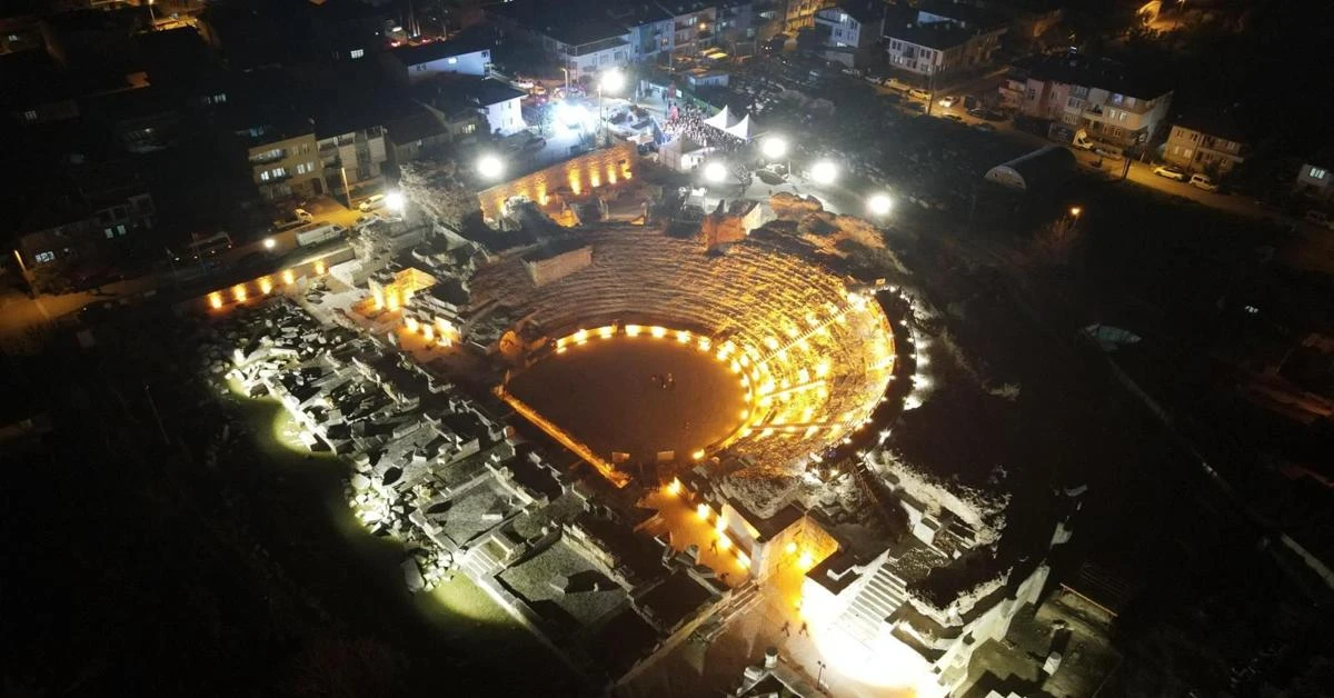 Restoration of 1800-year-old Iznik Roman theater completed, reopens for tourism