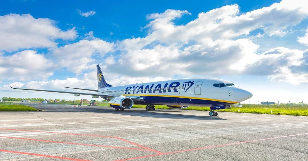 Ryanair's earnings hit turbulence, plunge by 93% in third quarter