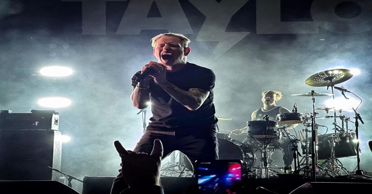 Slipknot vocalist Corey Taylor rocks Istanbul, sheds tears on stage
