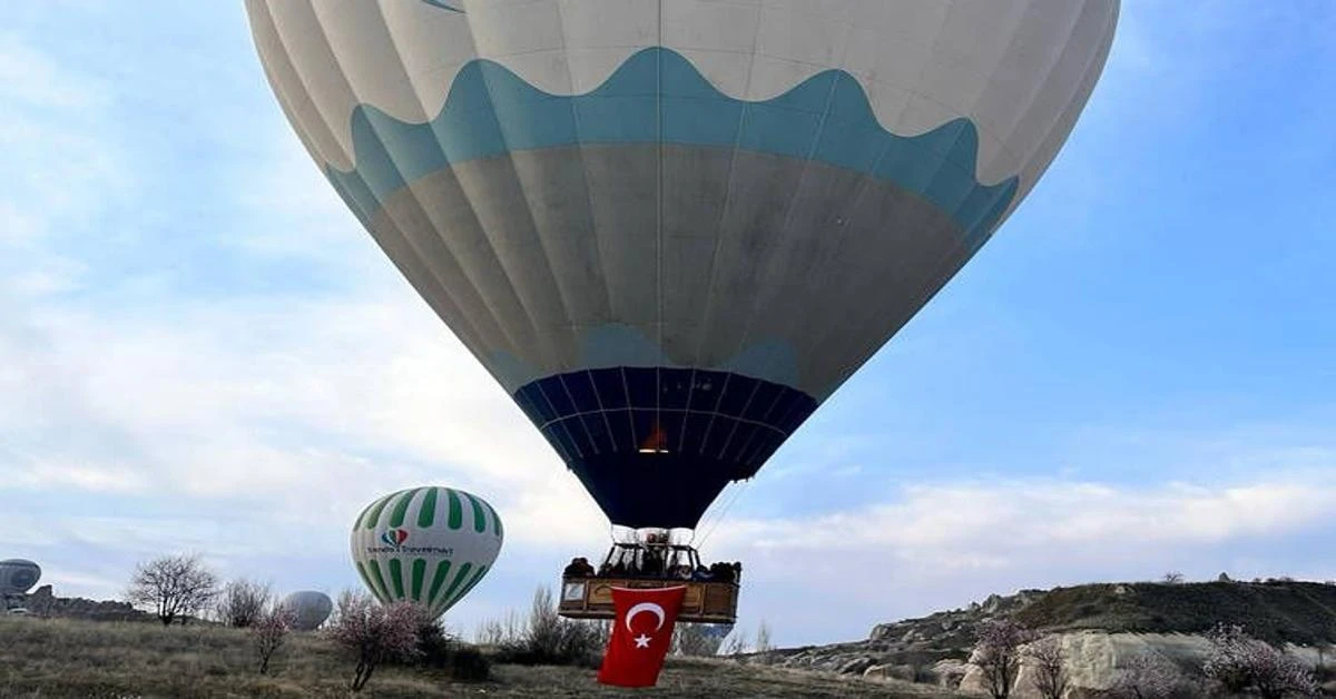 Turkish flags grace Cappadocia balloons on Canakkale Victory Day