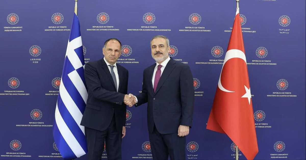 Turkish Foreign Minister Fidan meets with his Greek counterpart Yerapetritis in London