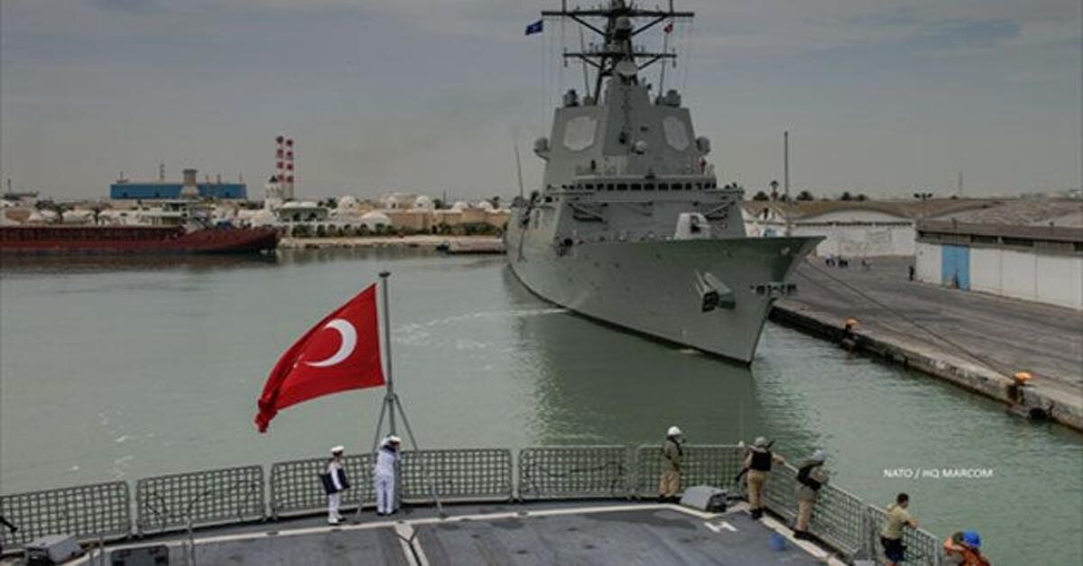 Turkish Navy vessel arrives at Mogadishu as part of defense deal with Somalia
