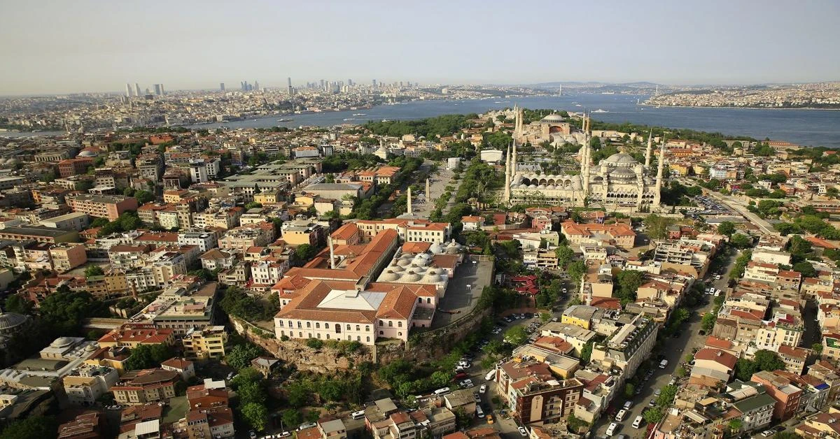 Türkiye announces cap on foreigners in Istanbul's historic district