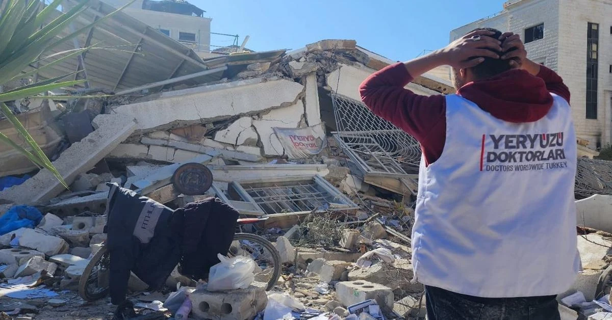 Türkiye' Doctors Worldwide clinic in Gaza destroyed amid Israeli attacks