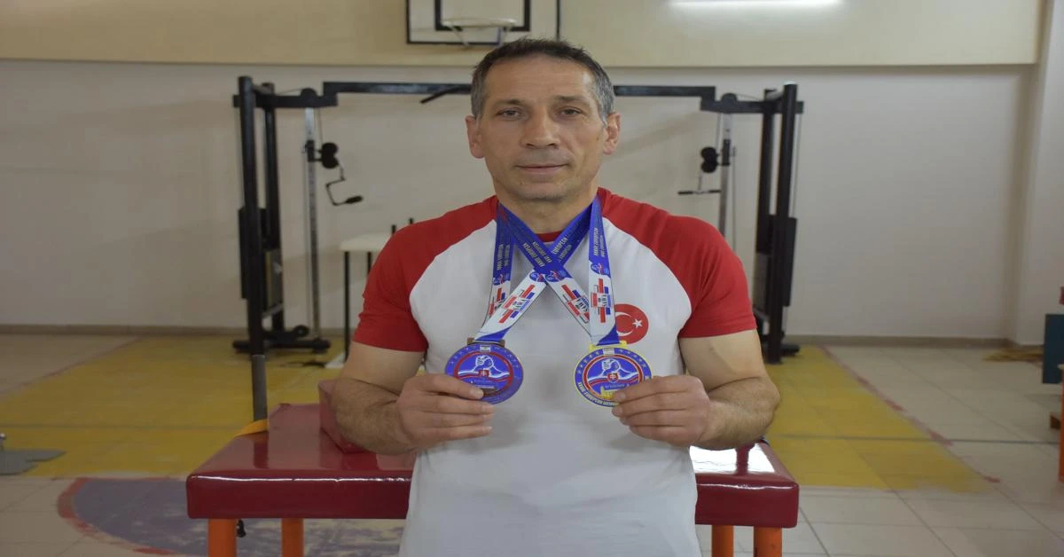 Türkiye's 51-year-old national arm wrestler aims for world championship