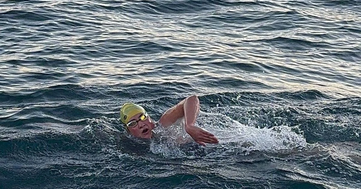 Turkoglu conquers Cook Strait in impressive swim