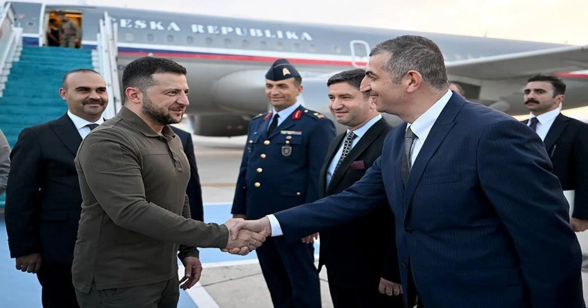 Ukrainian President Zelenskyy arrives in Istanbul to meet President Erdogan