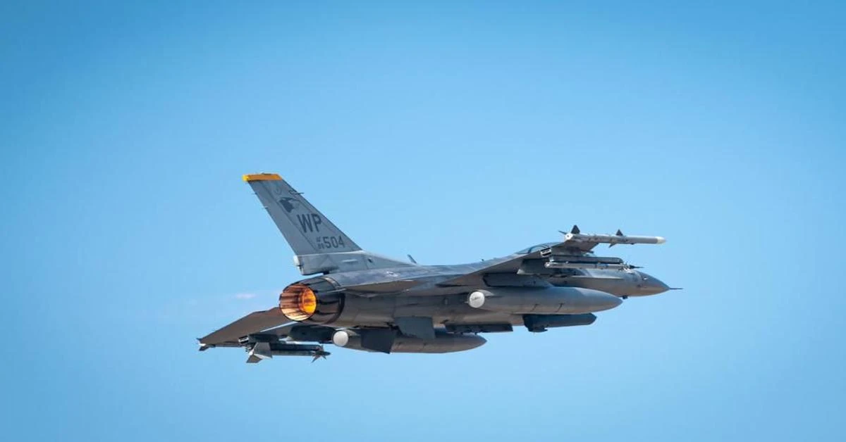 US F-16 crashes into South Korean Sea, pilot safely ejects