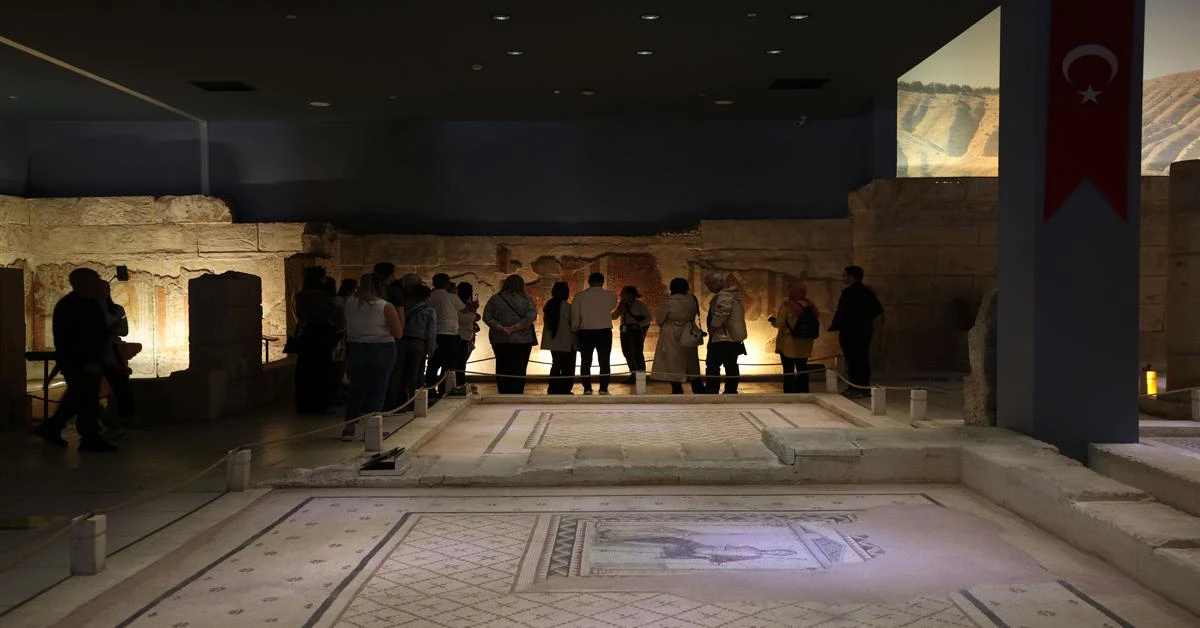 Zeugma Mosaic Museum's 'Gypsy Girl' breaks visitor record during the holiday