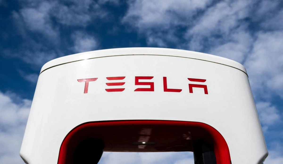 Tesla reports disappointing first-quarter performance, shares decline